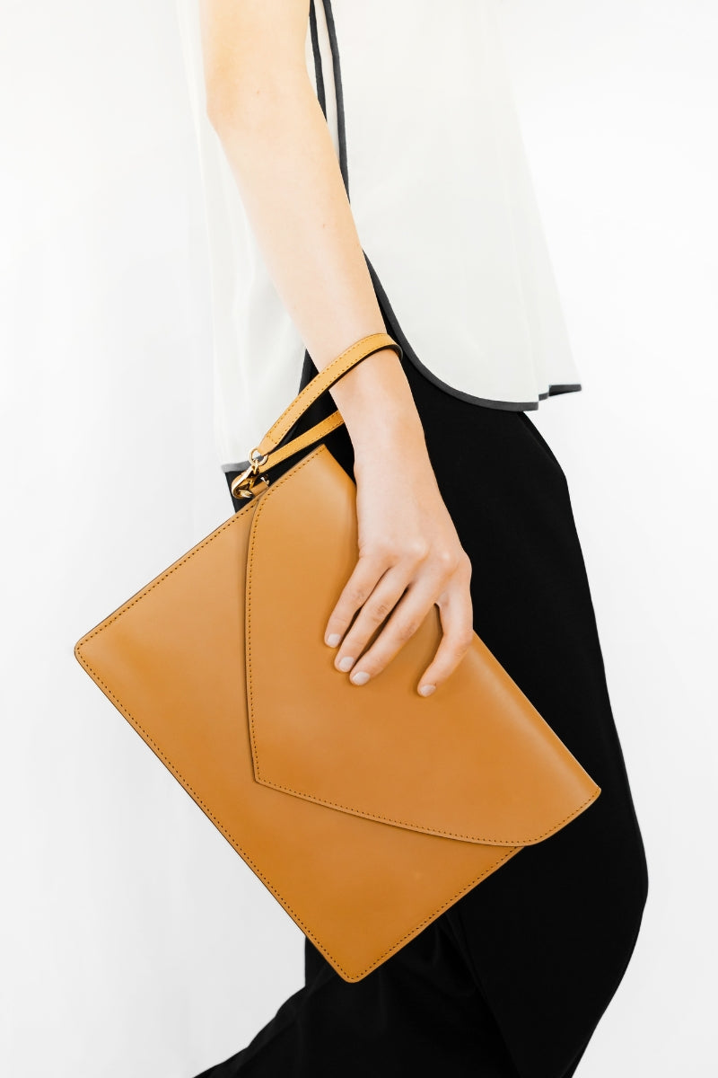 ENVELOPE CLUTCH - Small cases in Vegetable tanned leather – MODHER